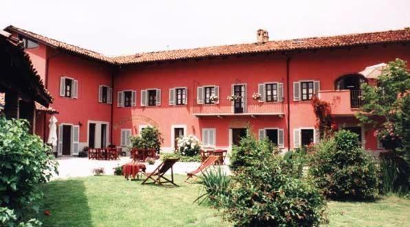 Agriturismo Il Gioco Dell'Oca Barolo Extérieur photo